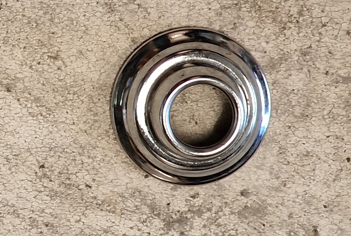 F3